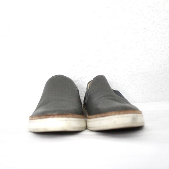 UGG Keile Perforated Leather Slip On Loafer Size 9.5 Preloved Preppy - Picture 2 of 6